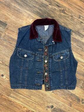 Vintage Lee Riveted Cropped Denim Vest with Velvet Collar and Floral Trim